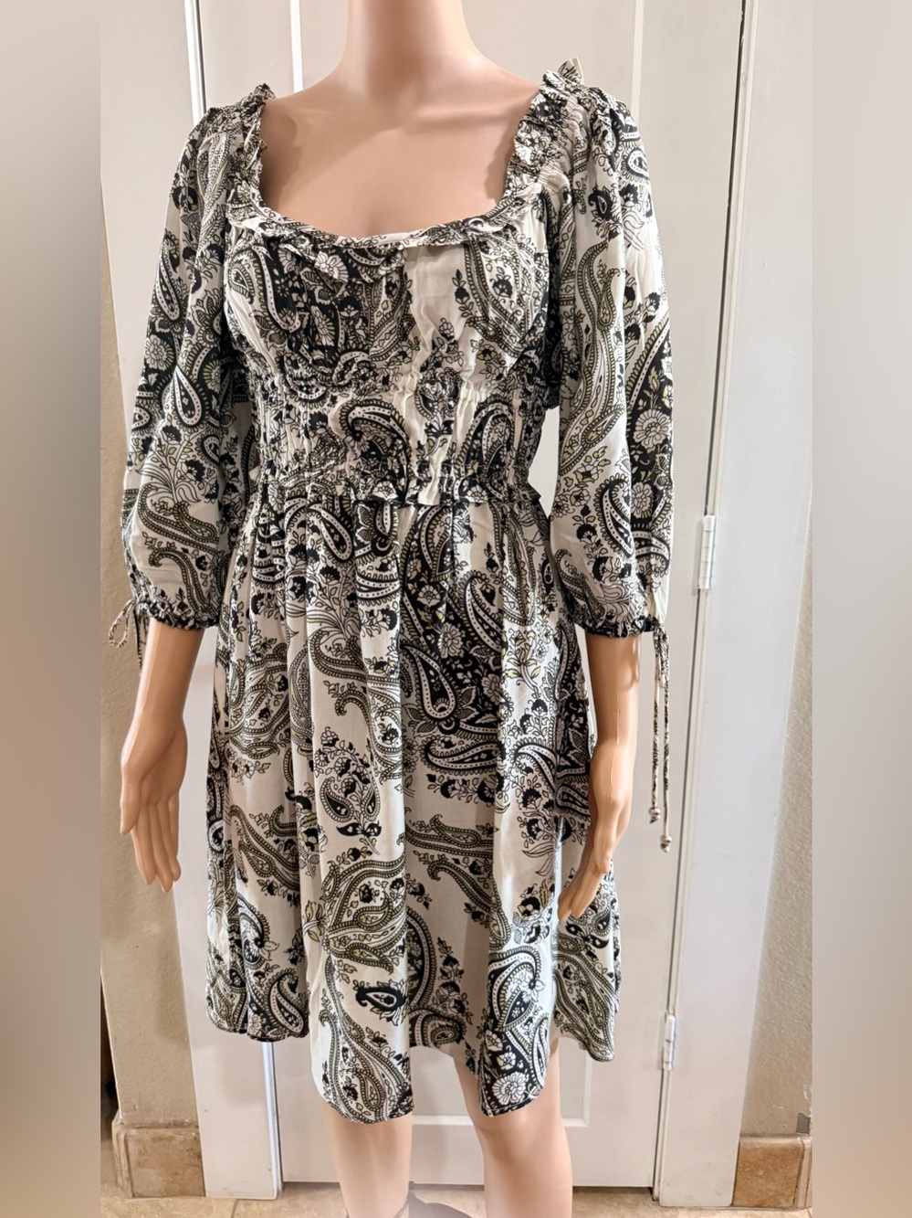NWT Elie Tahari Paisley Print Dress Size XS
